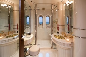 2003 201' Solemar yacht master bathroom